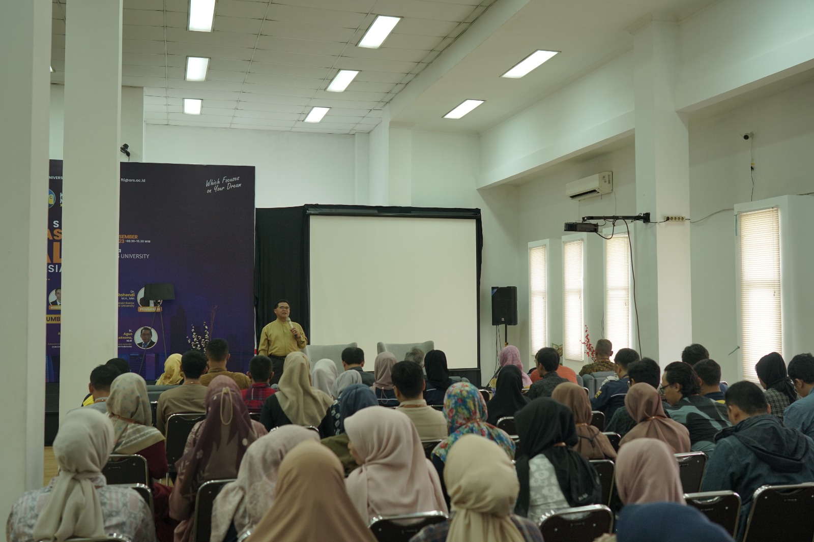 Program Pascasarjana Universitas Adhirajasa Reswara Sanjaya  Menggelar Kegiatan Sosialisasi Visi Misi 