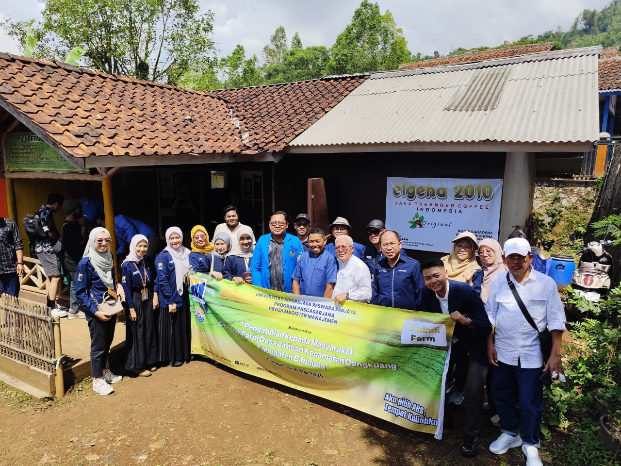 Program Studi Magister Manajemen ARS University Gelar Pengabdian Masyarakat di Elmindi Farm